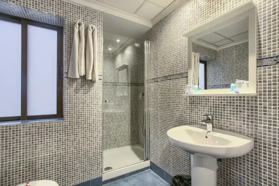 Lavabo del baño privado - Hotel Castilla Fuenlabrada